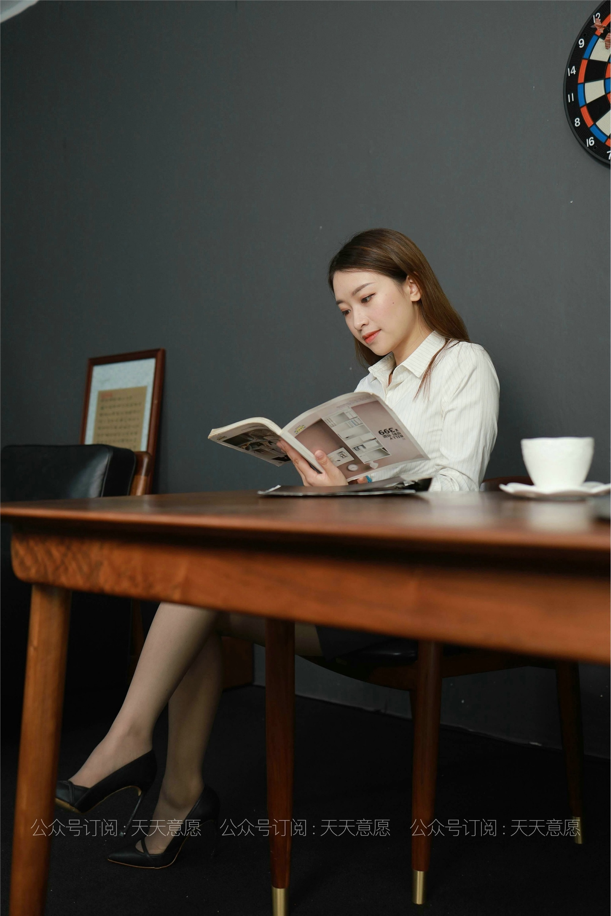 IESS异思趣向  2021.08.08 丝享家883：小婕《美女开例会》